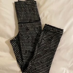 Lululemon wunder under